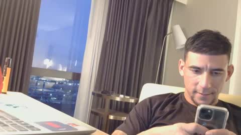 Snapshot of toomuchsmoke chatting on December 12, 2024, 11:36 pm toomuchsmoke online show from December 12, 2024, 11:36 pm