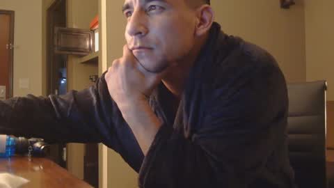 Snapshot of toomuchsmoke chatting on December 31, 2024, 10:26 am toomuchsmoke online show from December 31, 2024, 10:26 am