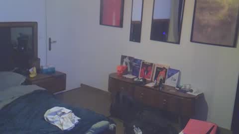 tootsybird69 online show from April 18, 2026, 12:25 am