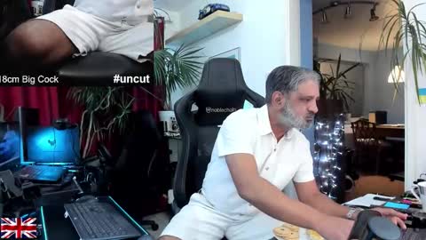 topalphaboss online show from November 19, 2025, 8:53 pm