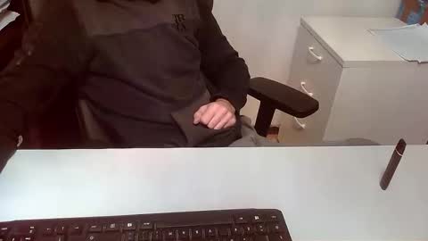 Snapshot of topg84 chatting on November 17, 2025, 5:08 pm Topg84 online show from November 17, 2025, 5:08 pm