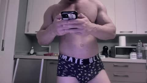 Snapshot of toro_arrapato chatting on December 11, 2024, 3:58 pm toro_arrapato online show from December 11, 2024, 3:58 pm