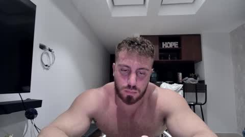 Snapshot of toro_arrapato chatting on February 19, 2025, 5:05 am toro_arrapato online show from February 19, 2025, 5:05 am