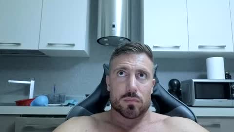 toro_arrapato online show from June 14, 2026, 7:38 pm
