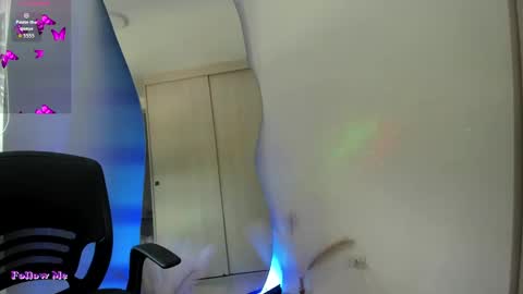 Snapshot of torycooper chatting on September 14, 2025, 5:23 pm TORY COOPER online show from September 14, 2025, 5:23 pm