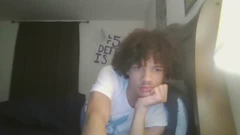 Snapshot of totxxx335 chatting on December 22, 2025, 6:21 am totxxx335 online show from December 22, 2025, 6:21 am