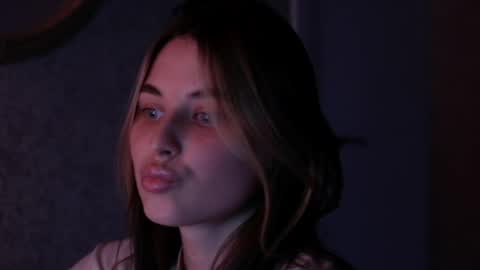 Snapshot of touch_and_run chatting on June 9, 2026, 7:25 pm touch_and_run online show from June 9, 2026, 7:25 pm