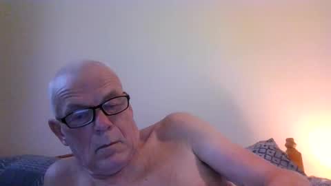 Snapshot of touche5656607203 chatting on December 17, 2025, 8:42 am touche5656607203 online show from December 17, 2025, 8:42 am