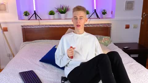 Max online show from April 8, 2026, 10:04 am