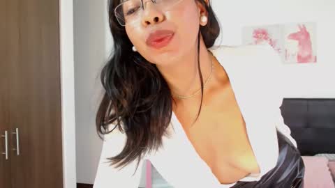 Traci online show from December 16, 2025, 1:49 pm