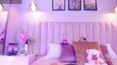 Tracy  online show from February 5, 2026, 8:35 pm