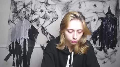 TracyLeeBB online show from November 15, 2025, 12:02 pm