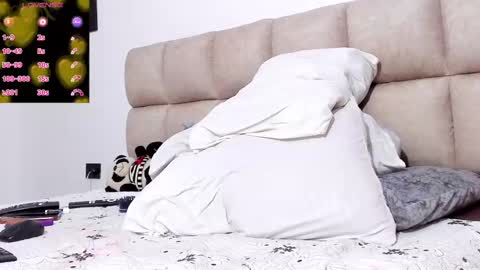 Snapshot of tracysuggar chatting on March 5, 2025, 8:42 pm Daniela online show from March 5, 2025, 8:42 pm