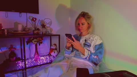 Snapshot of trafka_murafka chatting on February 9, 2025, 12:28 am Hey my name is Kiri Kiri online show from February 9, 2025, 12:28 am