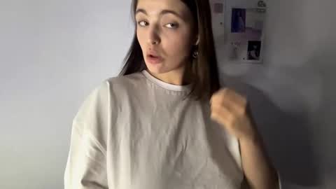 Snapshot of trangarlick chatting on September 11, 2025, 3:45 pm Amelia online show from September 11, 2025, 3:45 pm