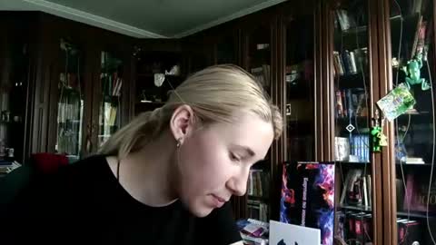 Snapshot of tranhardisty chatting on June 11, 2026, 8:45 am Lesly online show from June 11, 2026, 8:45 am