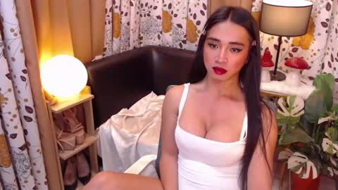 Snapshot of transgoddessrosy chatting on February 16, 2025, 6:21 am ROSY TAN BE MY KING DONT FORGET TO FOLLOW AND THUMBS UP ME online show from February 16, 2025, 6:21 am