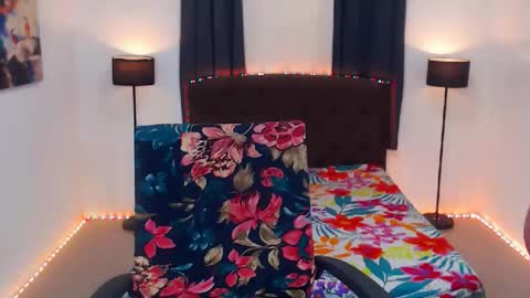 Snapshot of transplayfullolivia chatting on April 7, 2026, 9:21 am KYLIE BELLA TS online show from April 7, 2026, 9:21 am