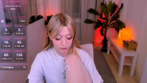 Nyuta Hartmann online show from February 7, 2025, 6:56 pm