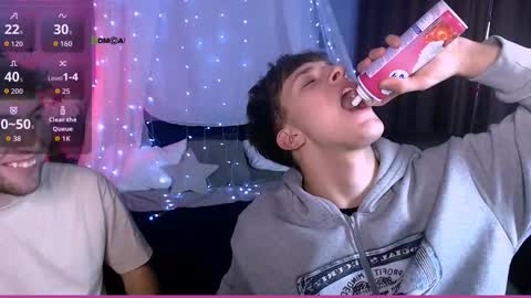 Snapshot of travis_wolf_ chatting on November 12, 2025, 7:57 pm Travis online show from November 12, 2025, 7:57 pm