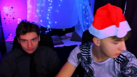 Travis online show from December 14, 2025, 8:13 pm