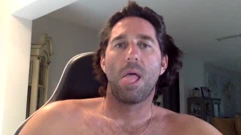 TravisKenn online show from January 13, 2026, 7:52 pm