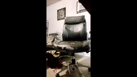 Snapshot of tray713152 chatting on June 3, 2026, 11:43 pm 10Thickness online show from June 3, 2026, 11:43 pm