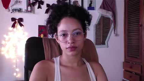 Snapshot of treasuresz chatting on December 3, 2024, 5:23 pm Emily online show from December 3, 2024, 5:23 pm