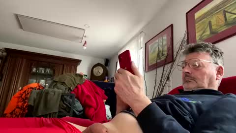 Snapshot of trebgeis1 chatting on February 24, 2025, 3:20 pm trebgeis1 online show from February 24, 2025, 3:20 pm