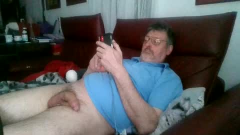 trebgeis1 online show from April 8, 2026, 8:42 pm