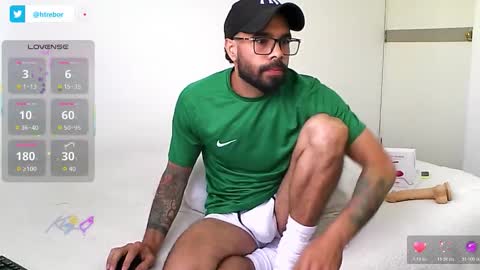 Snapshot of treborshunter chatting on February 17, 2026, 6:36 pm Hunter man online show from February 17, 2026, 6:36 pm