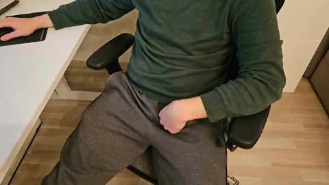 tree1989 online show from January 12, 2025, 7:21 pm