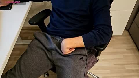 tree1989 online show from September 11, 2025, 6:41 pm