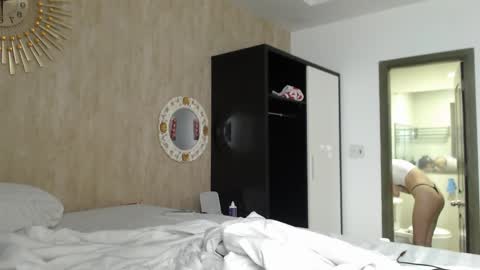 Snapshot of treezyny chatting on December 5, 2024, 2:42 am Sarah And Jon online show from December 5, 2024, 2:42 am