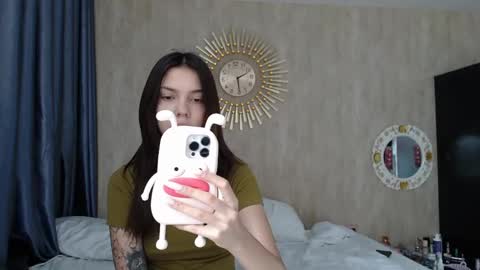 Snapshot of treezyny chatting on December 13, 2024, 2:43 am Sarah And Jon online show from December 13, 2024, 2:43 am