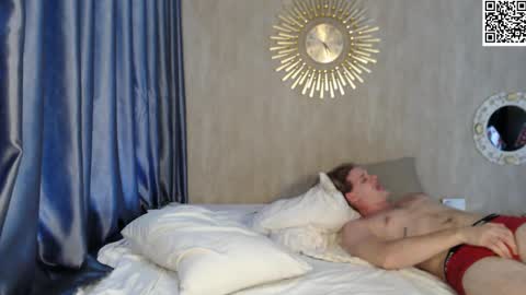 Snapshot of treezyny chatting on February 12, 2025, 4:33 am Sarah And Jon online show from February 12, 2025, 4:33 am