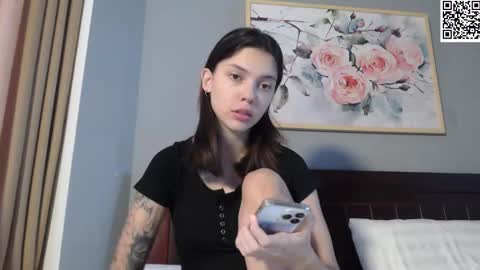 Snapshot of treezyny chatting on February 28, 2025, 3:48 am Sarah And Jon online show from February 28, 2025, 3:48 am