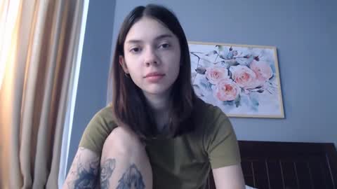 Snapshot of treezyny chatting on March 6, 2025, 2:30 am Sarah And Jon online show from March 6, 2025, 2:30 am