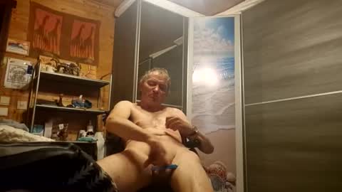 trekkertje12345 online show from March 5, 2026, 5:42 pm