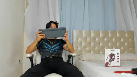 Snapshot of trevor_belmon chatting on September 25, 2025, 4:05 am Trevor Belmon online show from September 25, 2025, 4:05 am