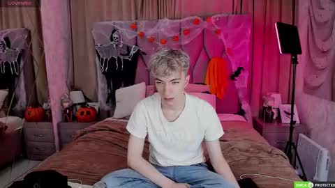 TrevorBenson online show from October 28, 2025, 3:21 am