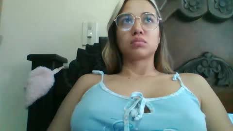 Snapshot of triana_bell chatting on January 12, 2025, 3:57 pm triana_bell online show from January 12, 2025, 3:57 pm