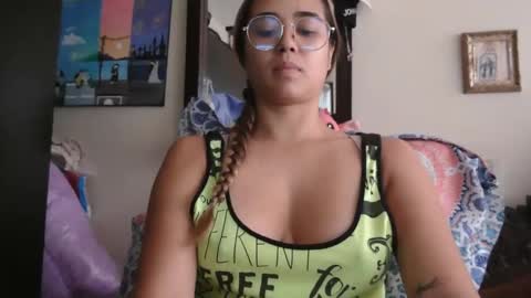 triana_bell online show from February 24, 2026, 5:44 pm