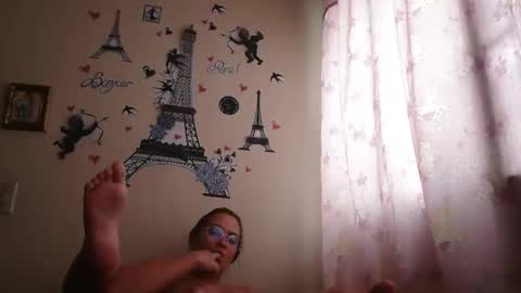 triana_bell online show from May 12, 2026, 4:37 pm