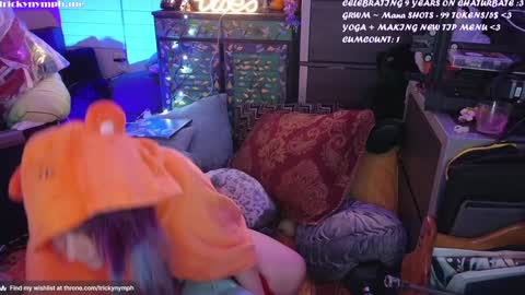 Snapshot of tricky_nymph chatting on December 23, 2024, 4:33 am Cassie online show from December 23, 2024, 4:33 am