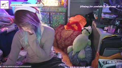 Snapshot of tricky_nymph chatting on December 24, 2024, 10:22 am Cassie online show from December 24, 2024, 10:22 am