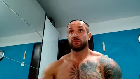 Snapshot of tridentmuscles chatting on October 10, 2025, 10:42 pm tridentmuscles online show from October 10, 2025, 10:42 pm