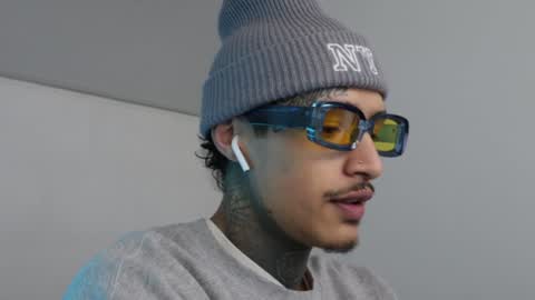 Snapshot of trieone chatting on January 29, 2025, 7:00 pm - trieone online show from January 29, 2025, 7:00 pm