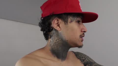 Snapshot of trieone chatting on February 7, 2025, 5:10 am - trieone online show from February 7, 2025, 5:10 am