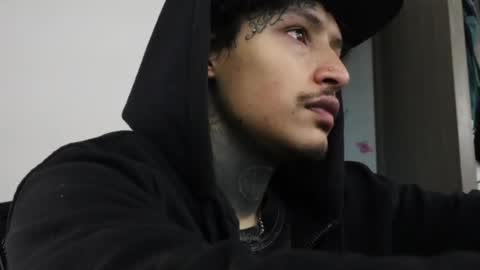 Snapshot of trieone chatting on October 12, 2025, 9:47 pm - trieone online show from October 12, 2025, 9:47 pm